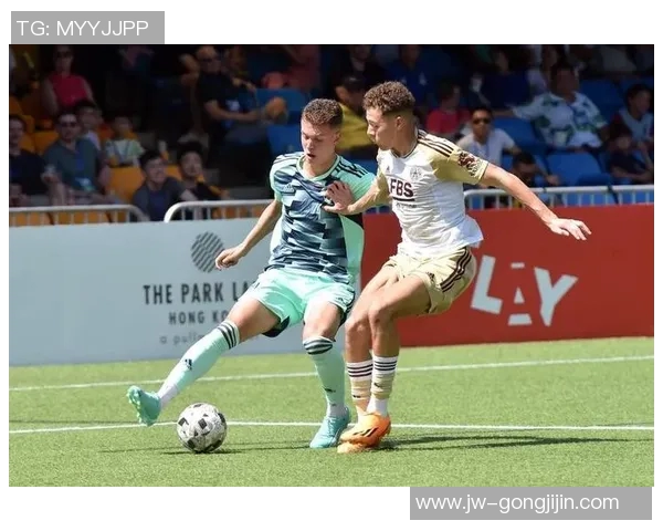 七人足球明星的传奇之路与荣耀时刻揭秘