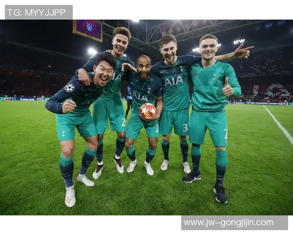 足球明星莫拉斯的传奇之路与辉煌成就揭秘 足球明星莫拉斯的传奇之路与辉煌成就揭秘