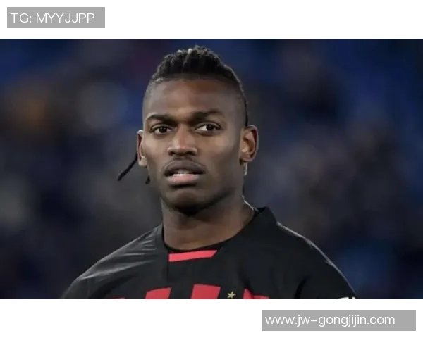 AC米兰足球明星的魅力瞬间与赛场风采全景展示