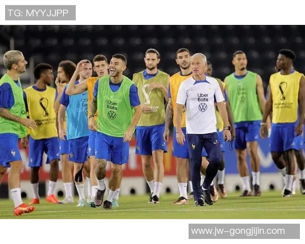 足球明星海外运营团队的成功之道与市场策略分析 足球明星海外运营团队的成功之道与市场策略分析