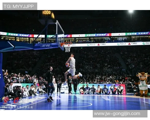 篮球全明星大赛冠军争夺战揭幕明星球员齐聚展现巅峰对决魅力无限