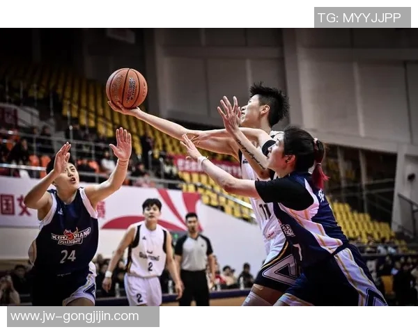 篮球明星全明星CBA盛典聚焦球场传奇与新星崛起的精彩瞬间